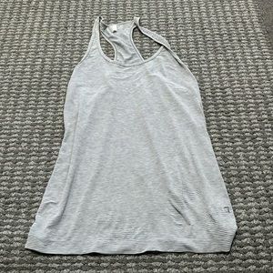 Woman’s Gap shirt sz Med